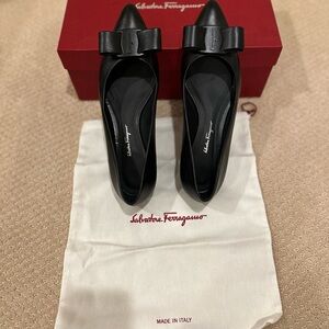 Salvatore Ferragamo Black Leather Flats with Bow